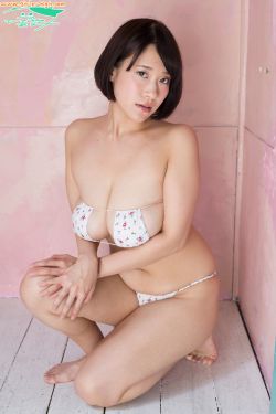 刘亦菲母女逢春